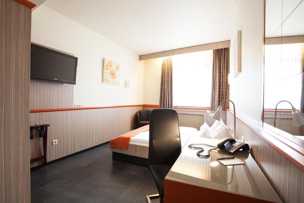 Trip Inn Hotel Ariane Köln Eksteriør billede