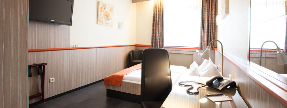 Trip Inn Hotel Ariane Köln Eksteriør billede